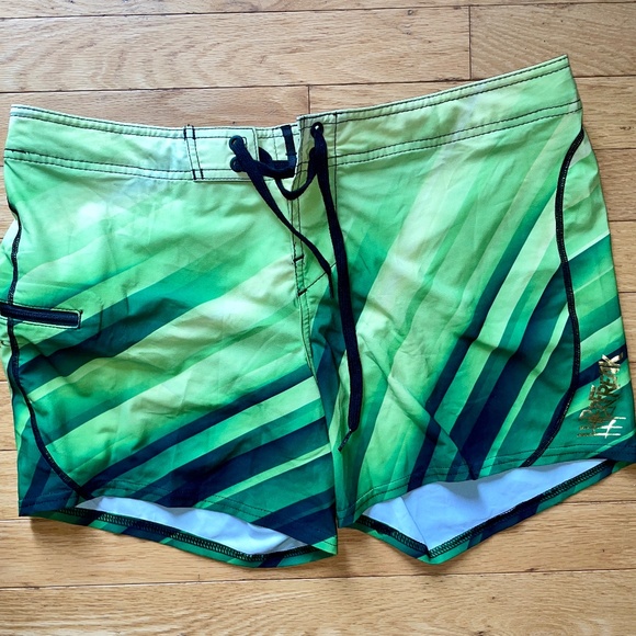 Women’s Hyperfreak by O’Neill Green Surf Board Shorts - Picture 1 of 8